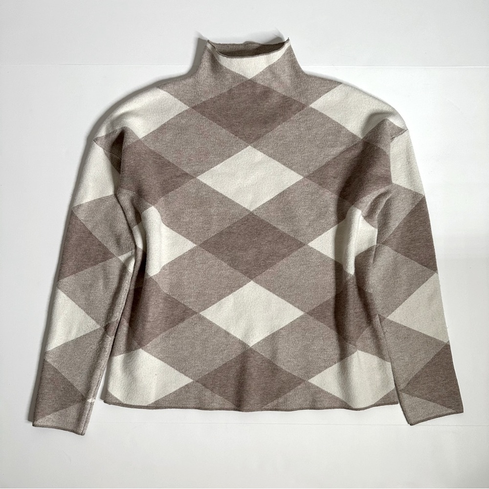 TAHARI Argyle Highneck Neutral Sweater